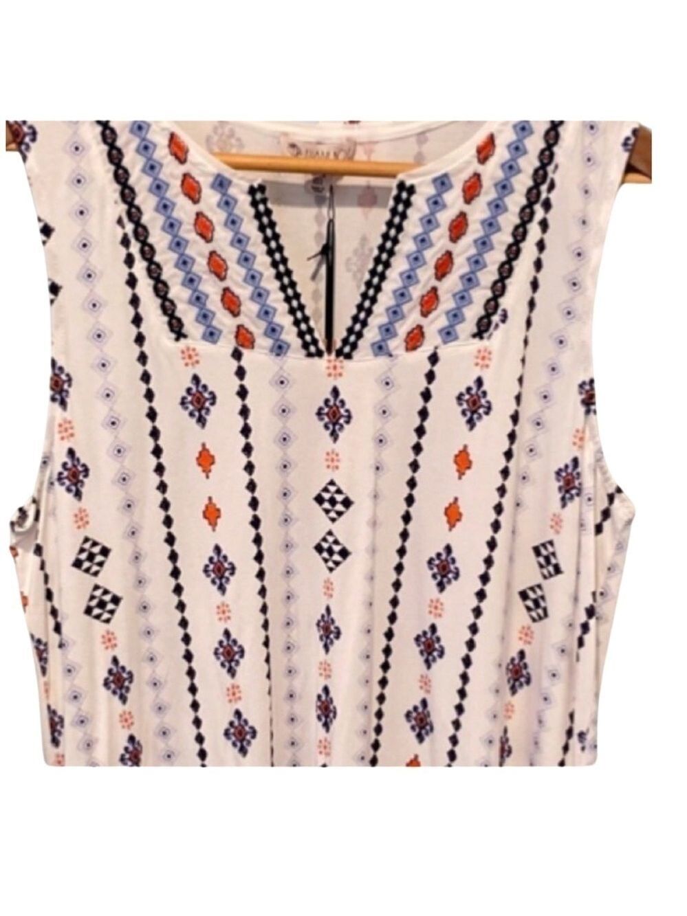Eliane Rose Embroidered Tunic Top Blouse Tank NWT Size L - Picture 3 of 6